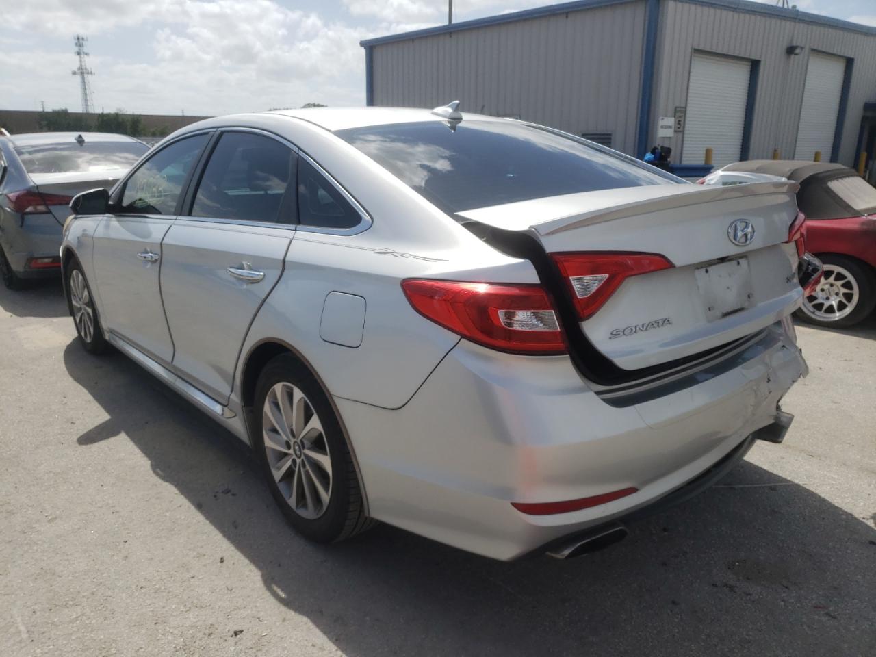Photo 3 from auction – 2015 HYUNDAI SONATA SPO with VIN 5NPE34AF2FH072398