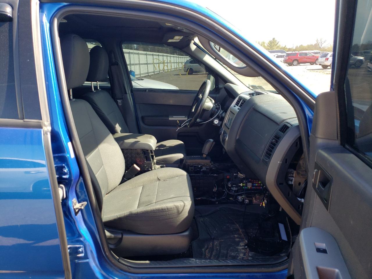 Photo 5 from auction – 2011 FORD ESCAPE XLT with VIN 1FMCU9DG7BKA65881