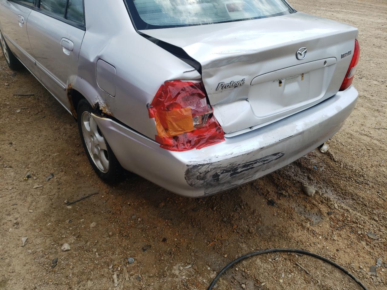 Photo 9 from auction – 2002 MAZDA PROTEGE DX with VIN JM1BJ225621574724