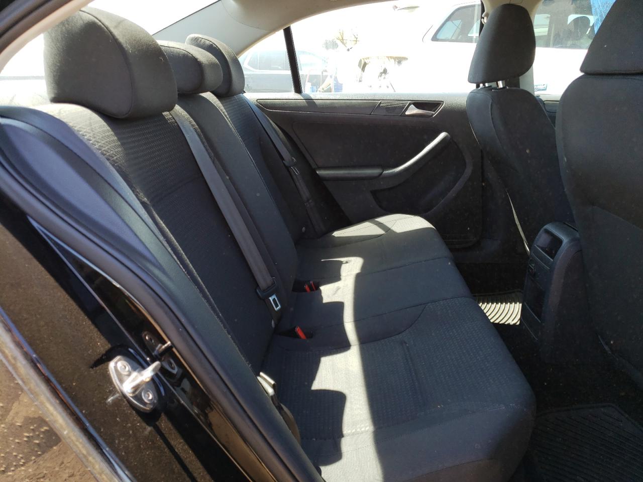 Photo 6 from auction – 2015 VOLKSWAGEN JETTA BASE with VIN 3VW1K7AJ9FM406781