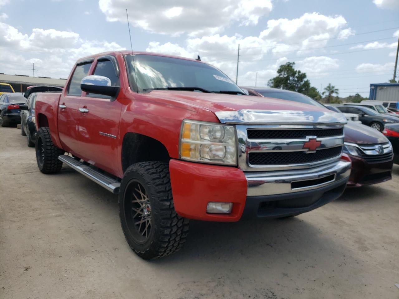 CHEVROLET SILVERADO 2011 with VIN 3GCPCSE06BG300084 - Photo from auction