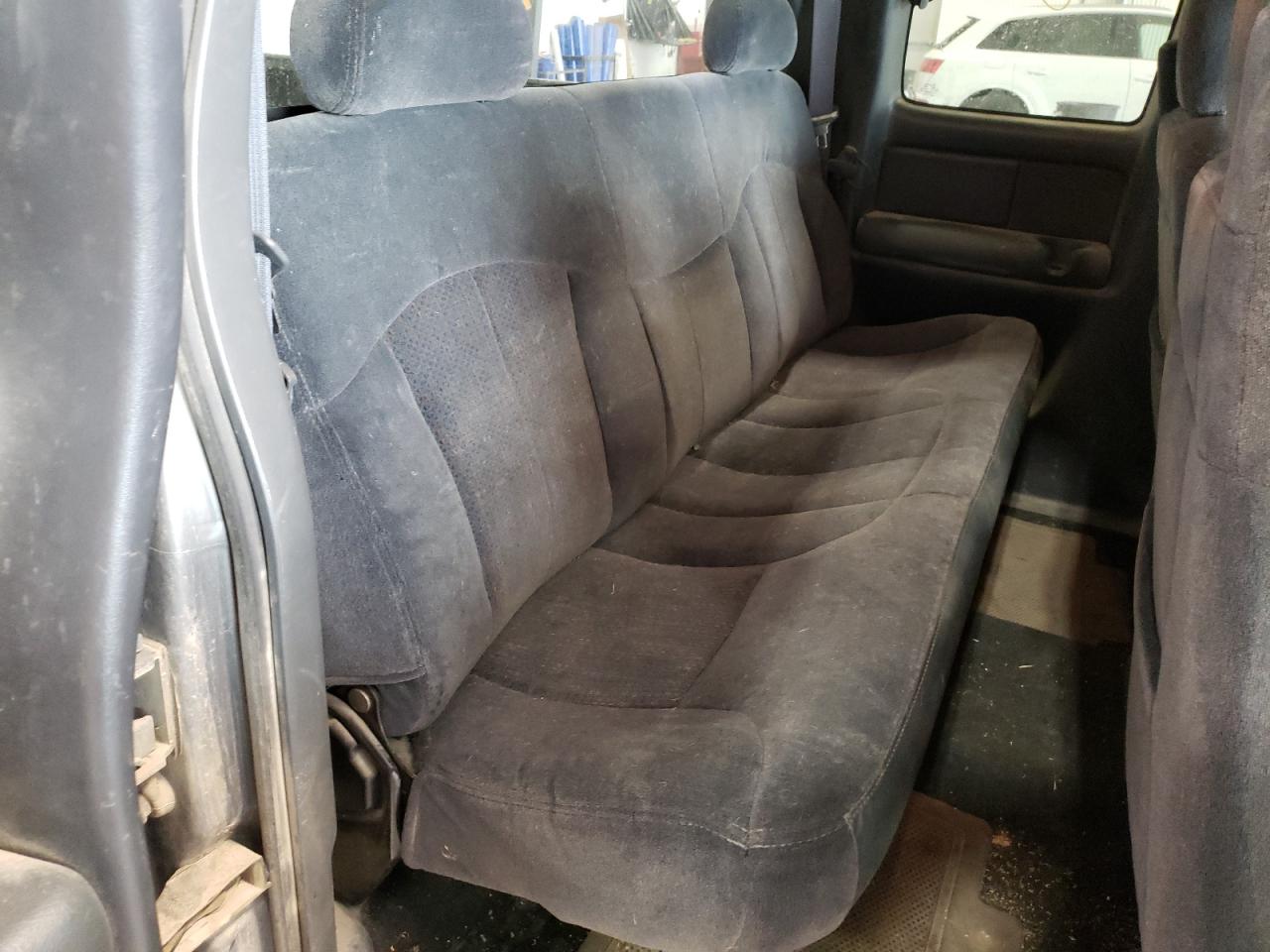 Photo 6 from auction – 2000 CHEVROLET SILVERADO with VIN 2GCEK19T9Y1156458