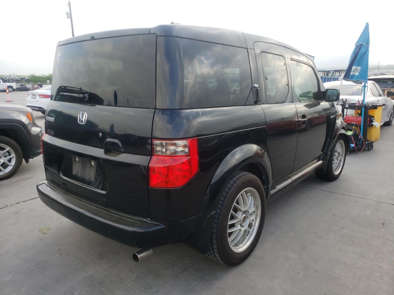 Photo 4 from auction – 2005 HONDA ELEMENT EX with VIN 5J6YH27615L026091