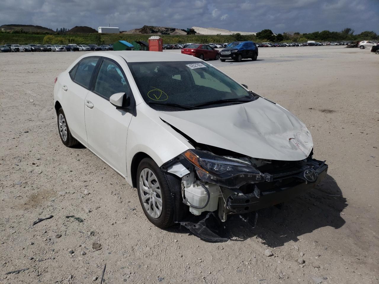 TOYOTA COROLLA L 2018 with VIN 5YFBURHE4JP819179 - Photo from auction