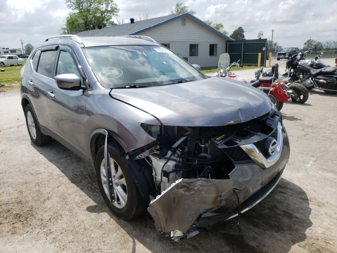 NISSAN ROGUE S 2016 with VIN KNMAT2MV4GP702420 - Photo from auction