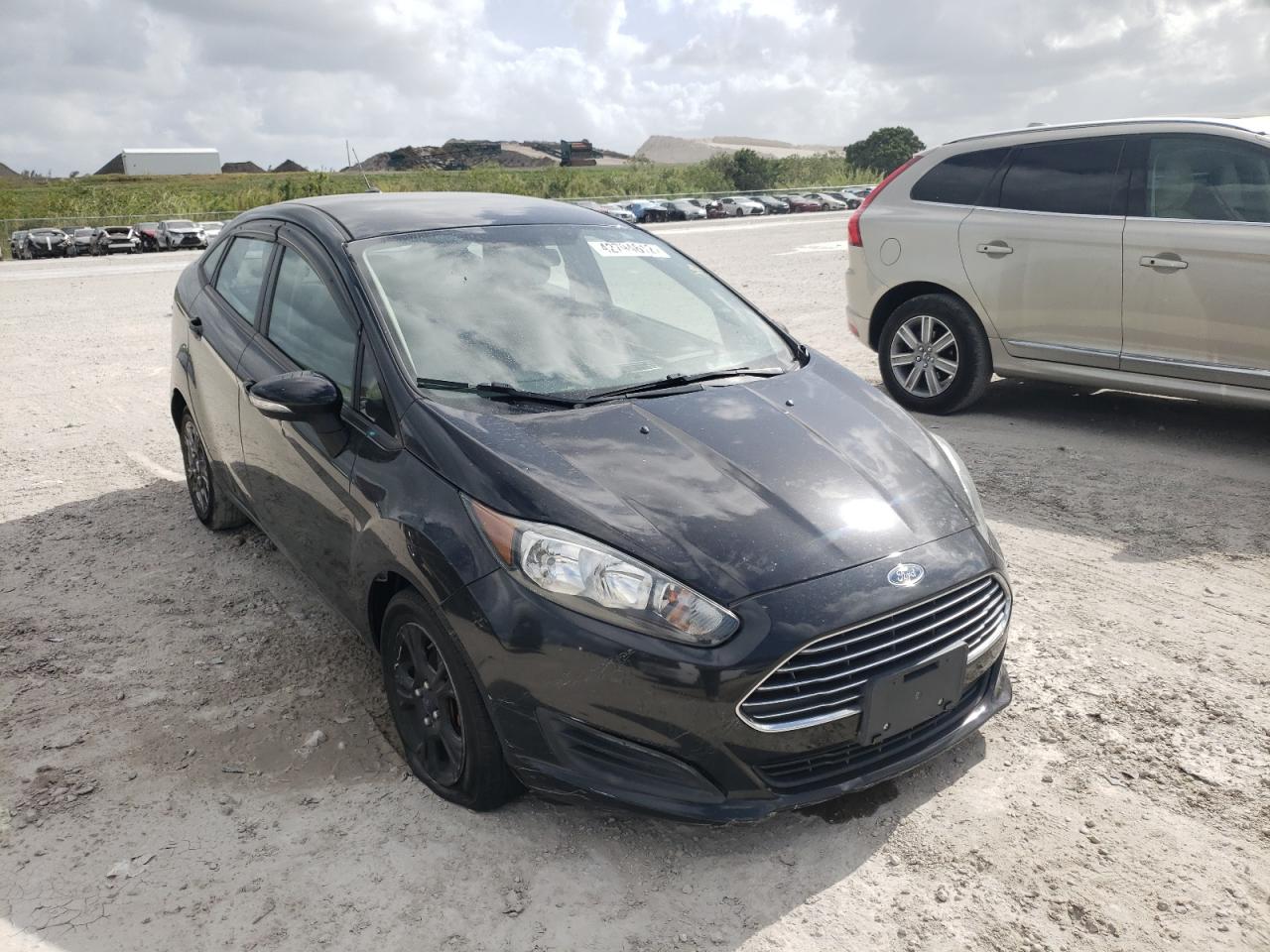 FORD FIESTA SE 2014 with VIN 3FADP4BJ3EM216039 - Photo from auction