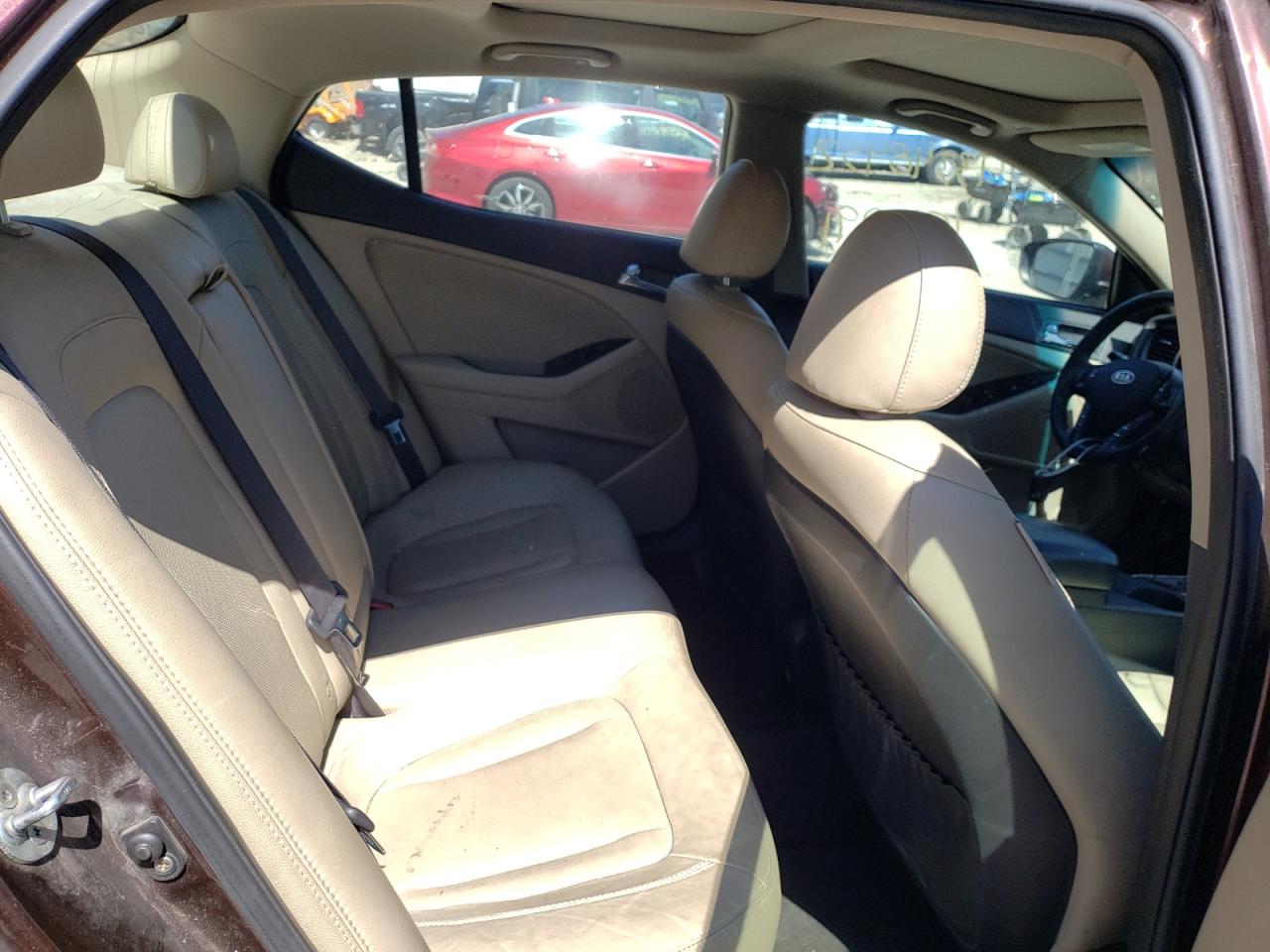 Photo 6 from auction – 2011 KIA OPTIMA EX with VIN KNAGN4A62B5165867