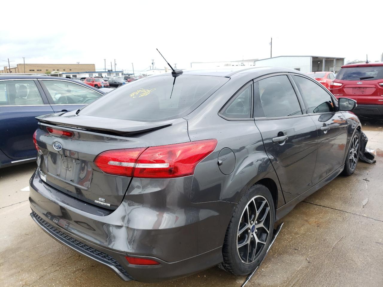 Photo 4 from auction – 2016 FORD FOCUS SE with VIN 1FADP3F28GL398452