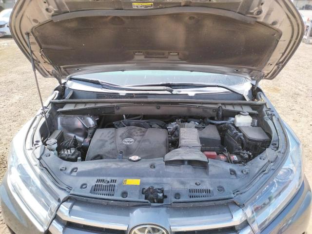 Photo 7 from auction – 2018 TOYOTA HIGHLANDER with VIN 5TDYZRFH3JS274950