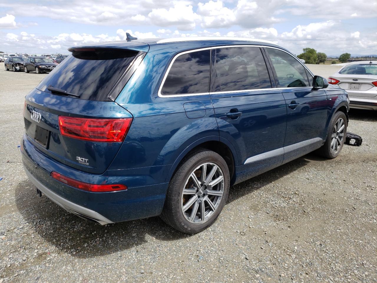 Photo 4 from auction – 2018 AUDI Q7 PREMIUM with VIN WA1LAAF78JD030615