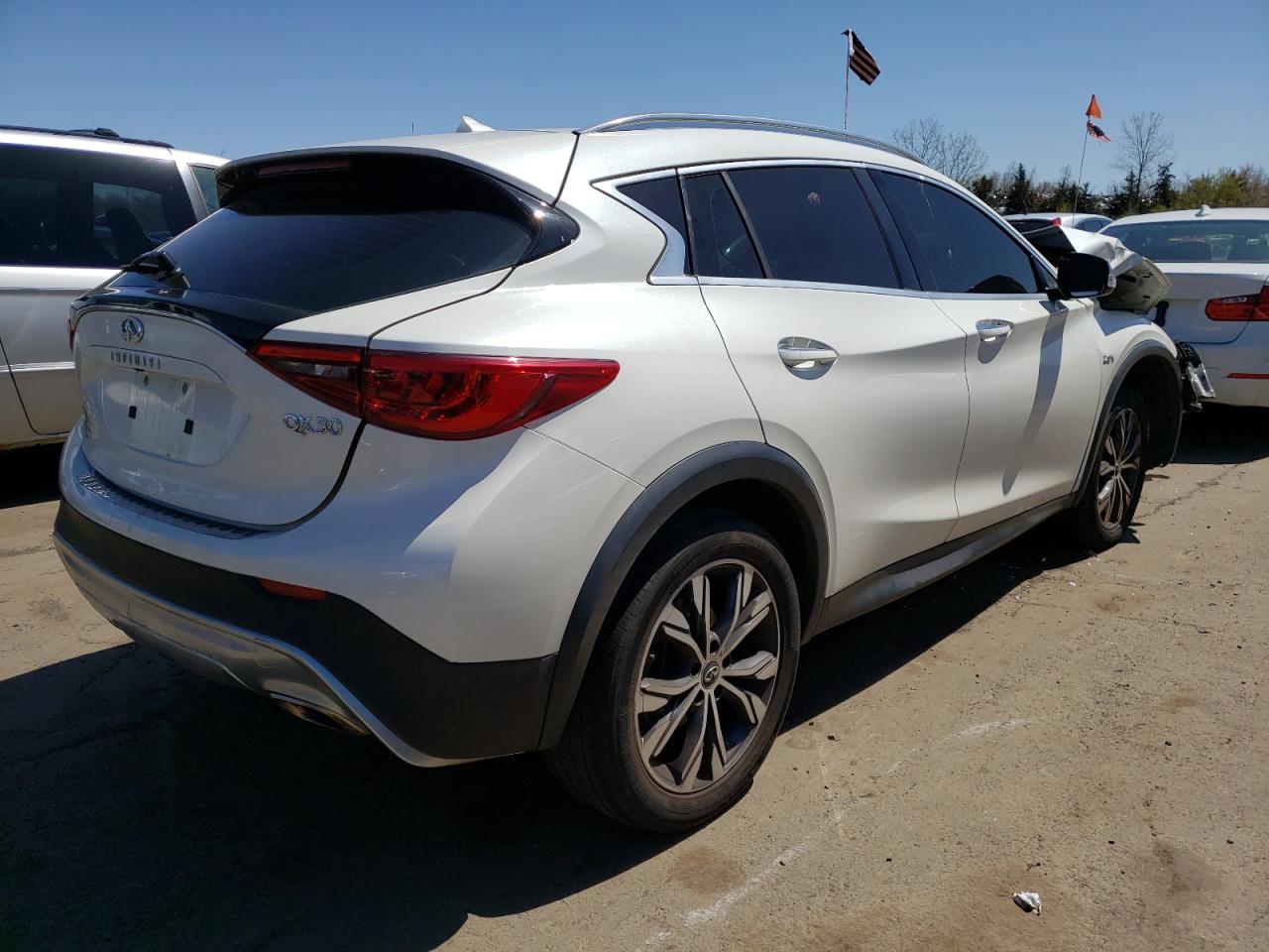 Photo 4 from auction – 2017 INFINITI QX30 BASE with VIN SJKCH5CR2HA021965