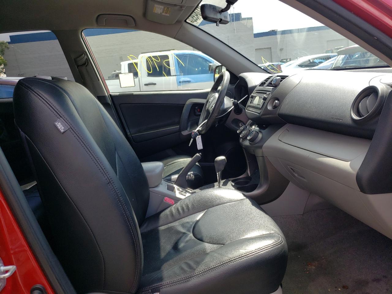 Photo 5 from auction – 2012 TOYOTA RAV4 with VIN JTMKF4DV7C5049353