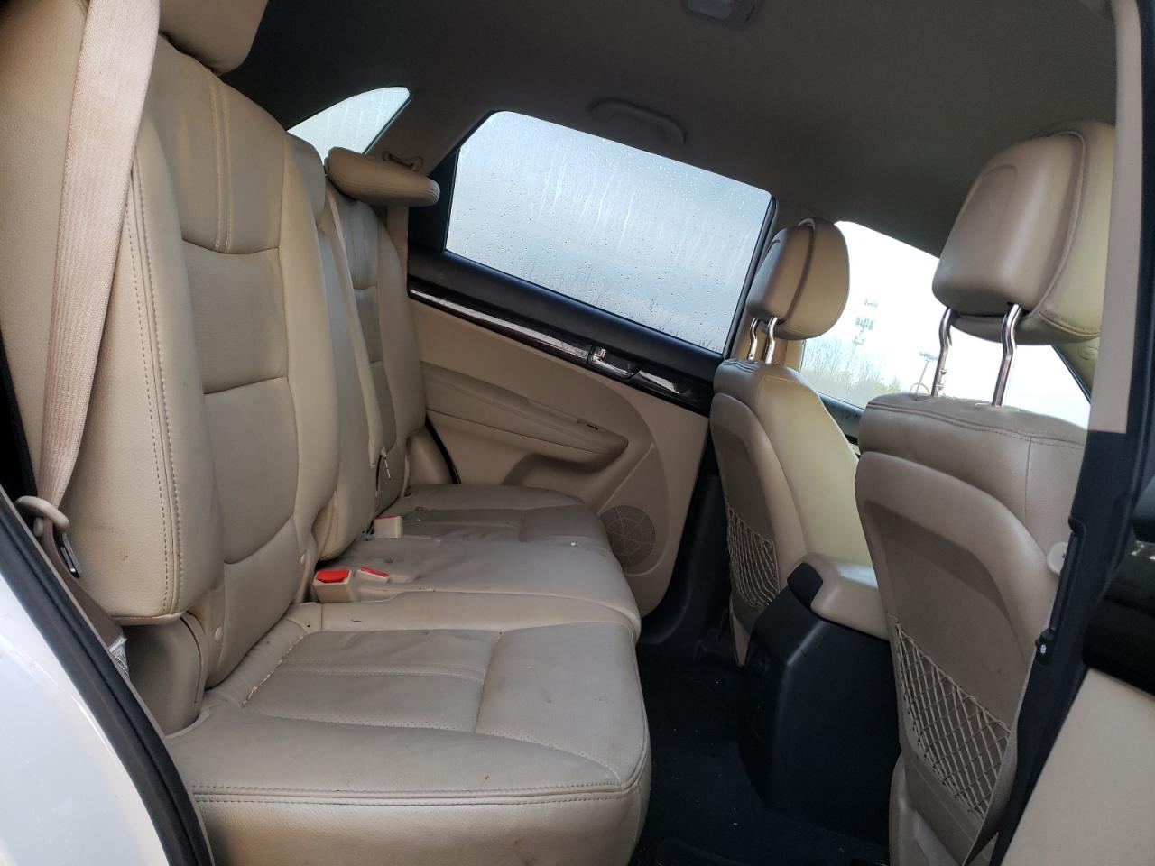 Photo 6 from auction – 2011 KIA SORENTO EX with VIN 5XYKU4A14BG035035
