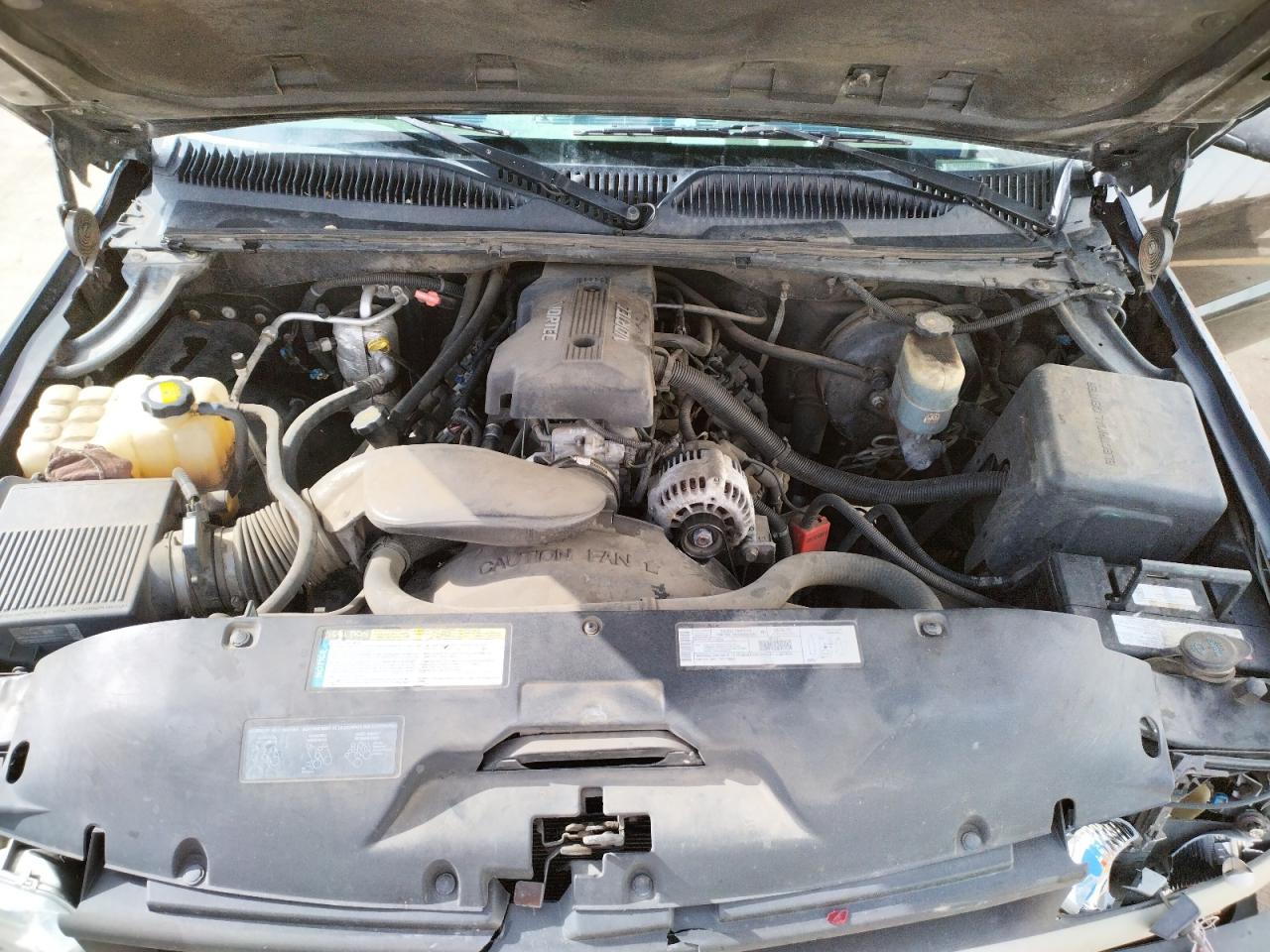 Photo 7 from auction – 2000 CHEVROLET SILVERADO with VIN 1GCEC19V1YE327488