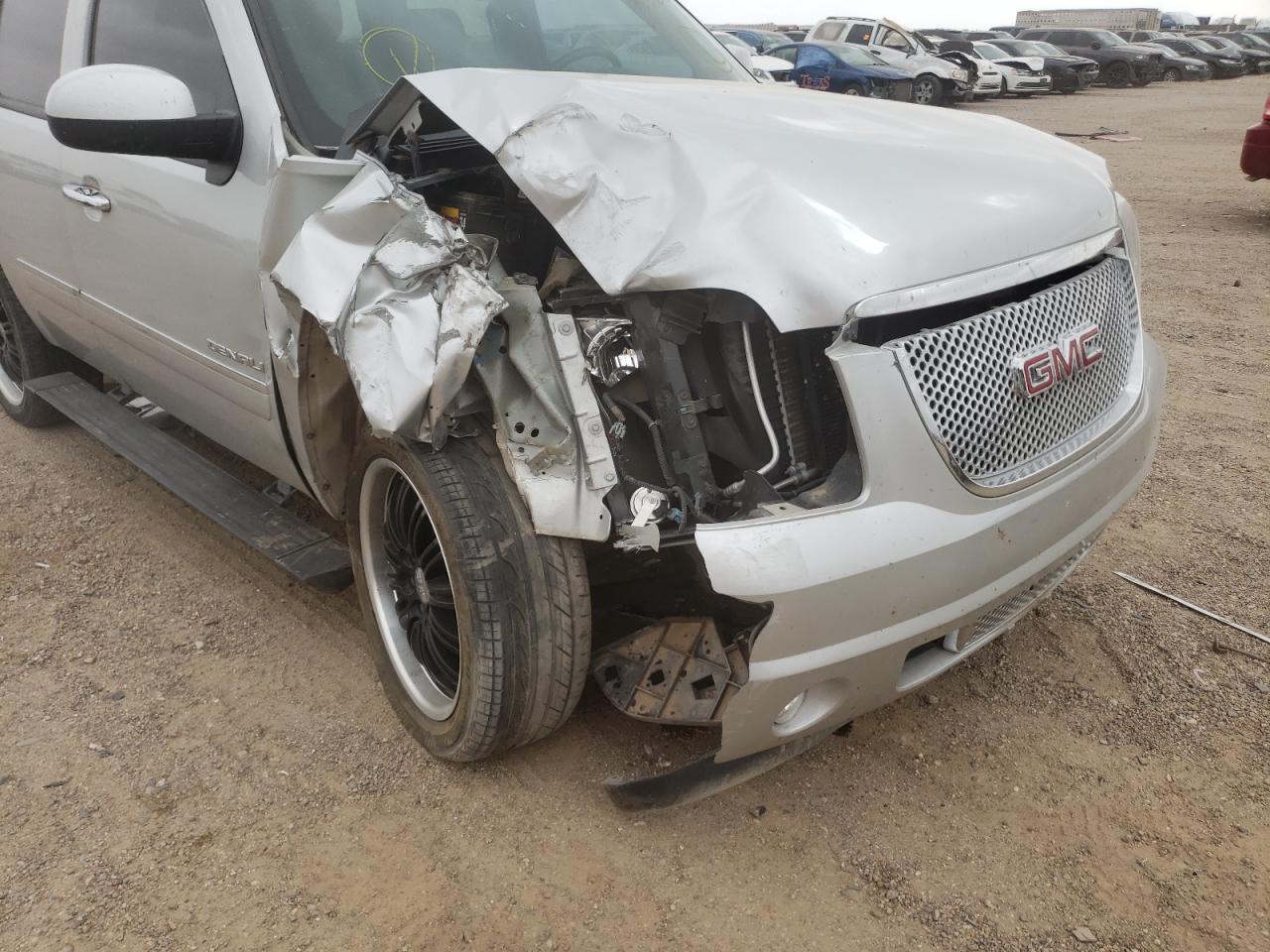 Photo 9 from auction – 2011 GMC YUKON DENA with VIN 1GKS2EEF3BR133643