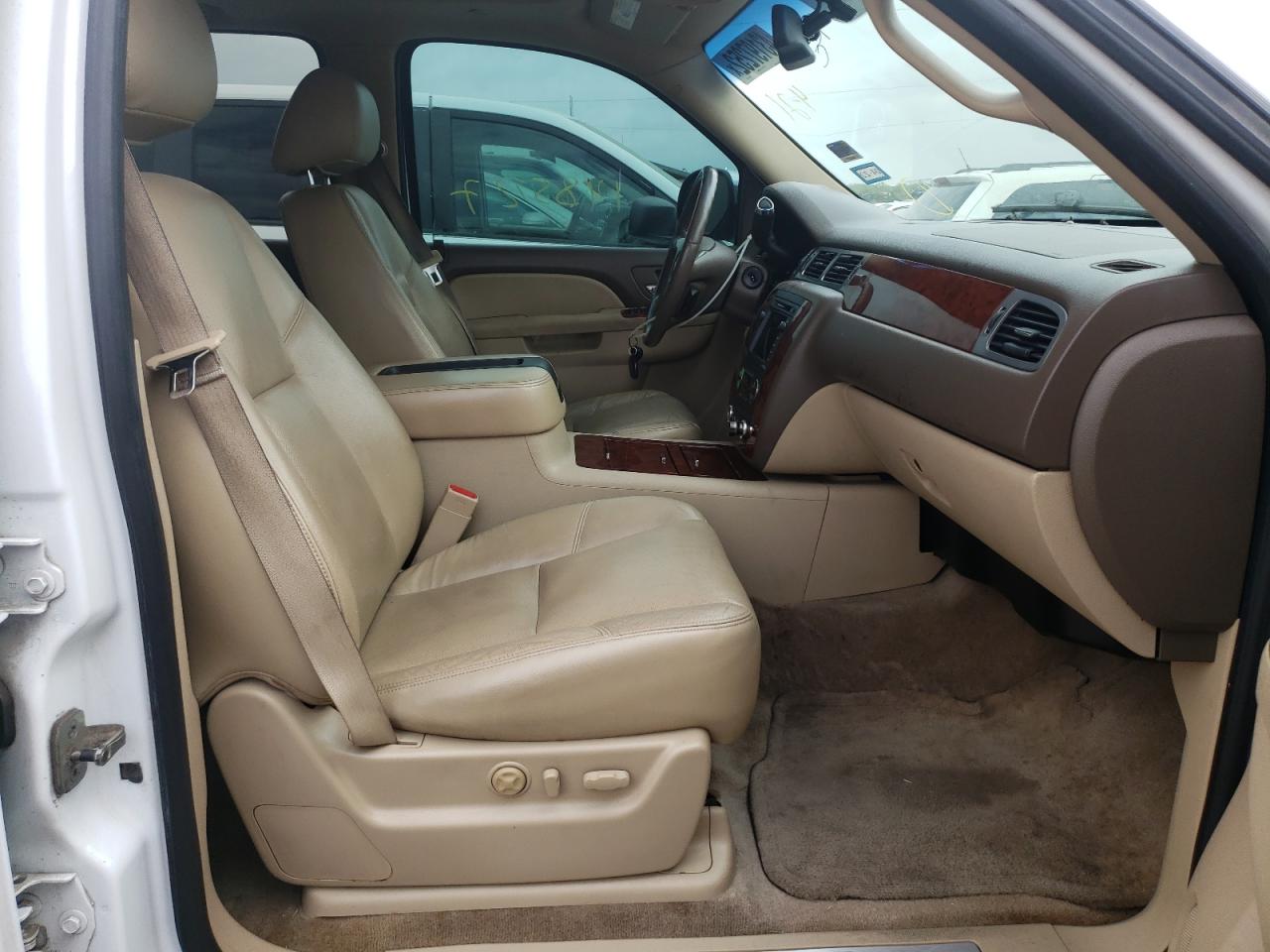 Photo 5 from auction – 2011 CHEVROLET TAHOE C150 with VIN 1GNSCCE01BR216617