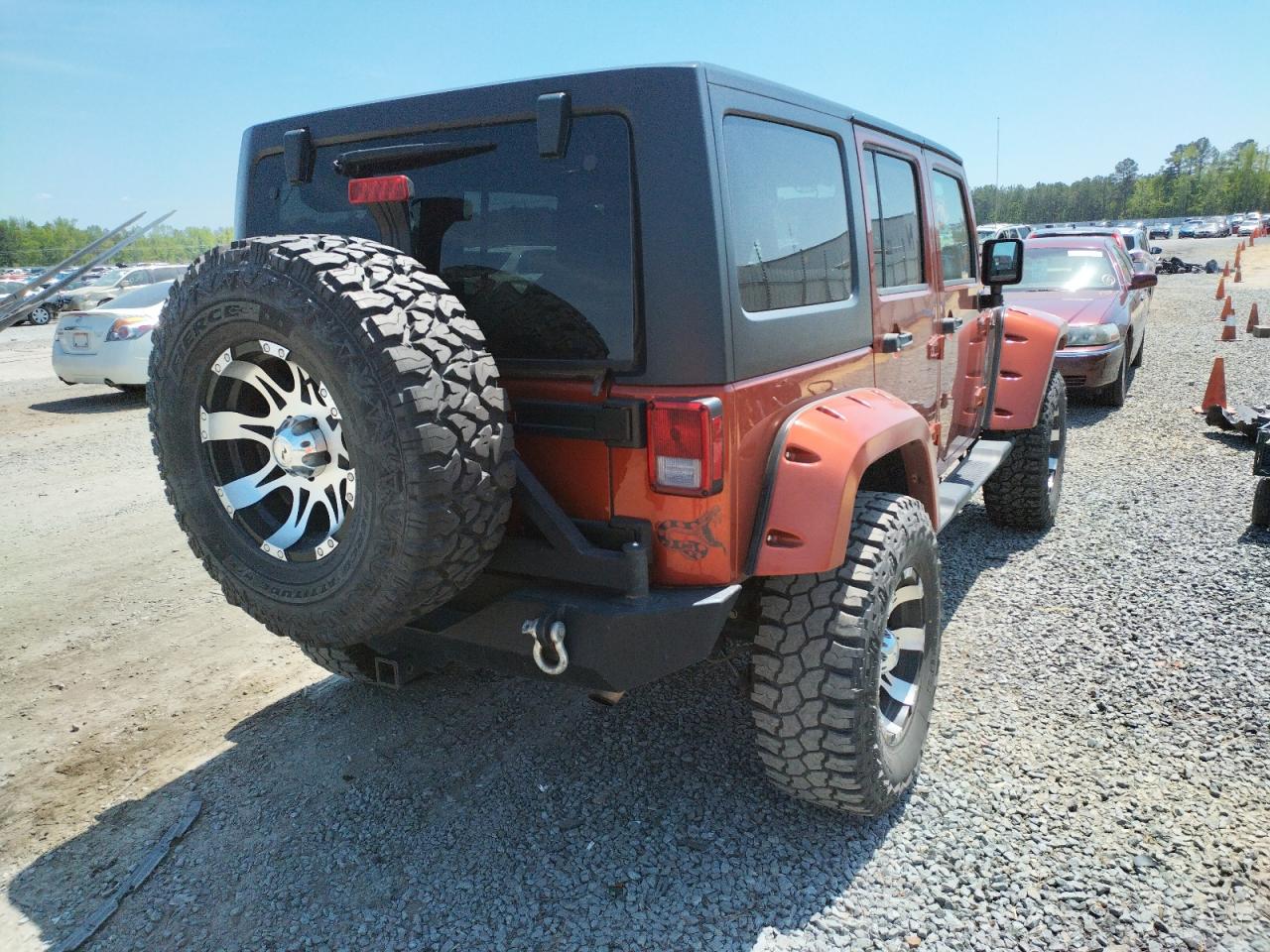 Photo 4 from auction – 2014 JEEP WRANGLER U with VIN 1C4BJWDG4EL198460