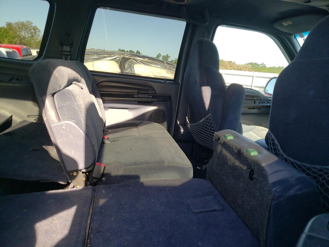 Photo 6 from auction – 2000 FORD EXCURSION with VIN 1FMNU41S2YEB19566
