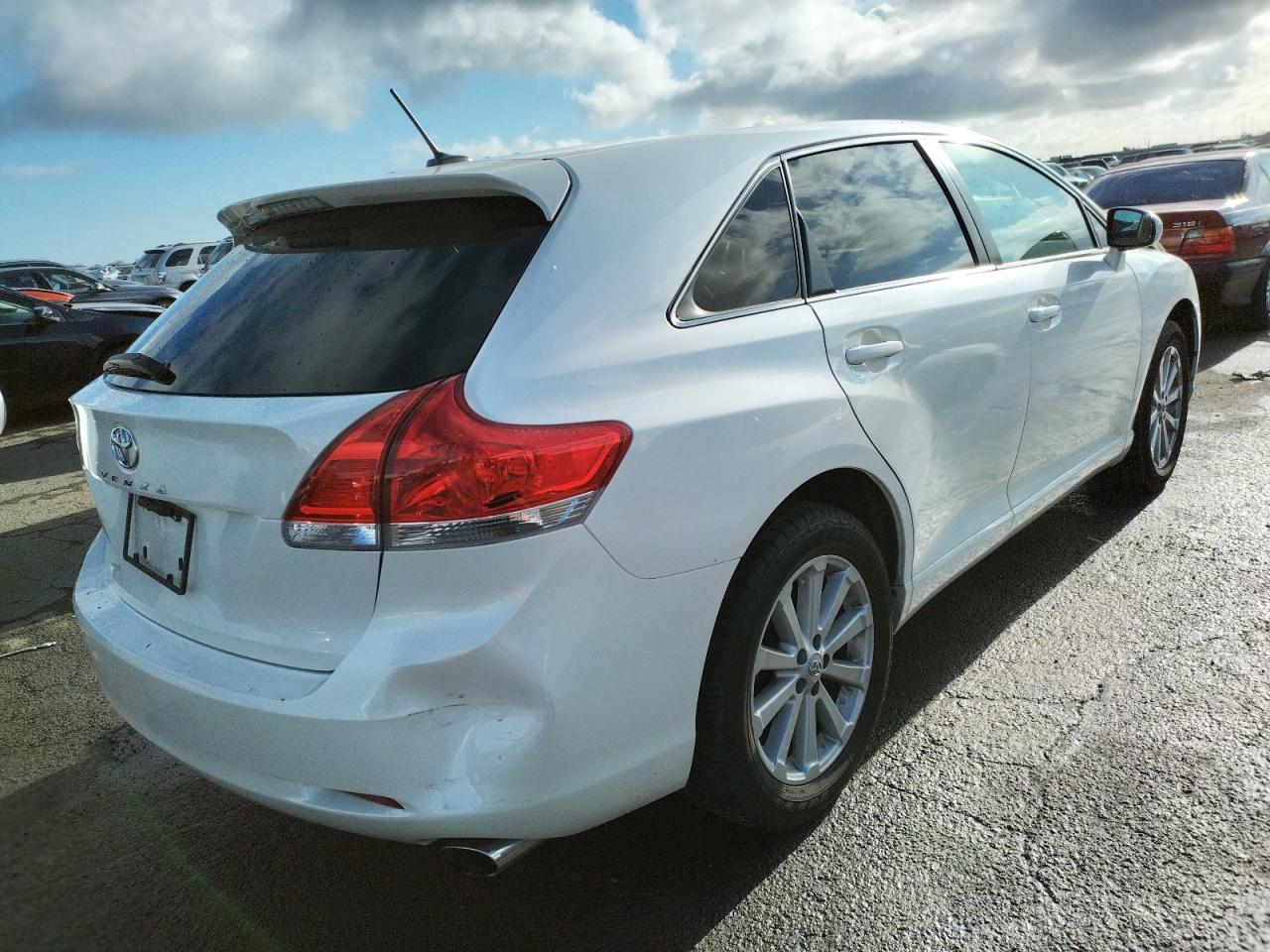 Photo 4 from auction – 2011 TOYOTA VENZA with VIN 4T3ZA3BB9BU048258