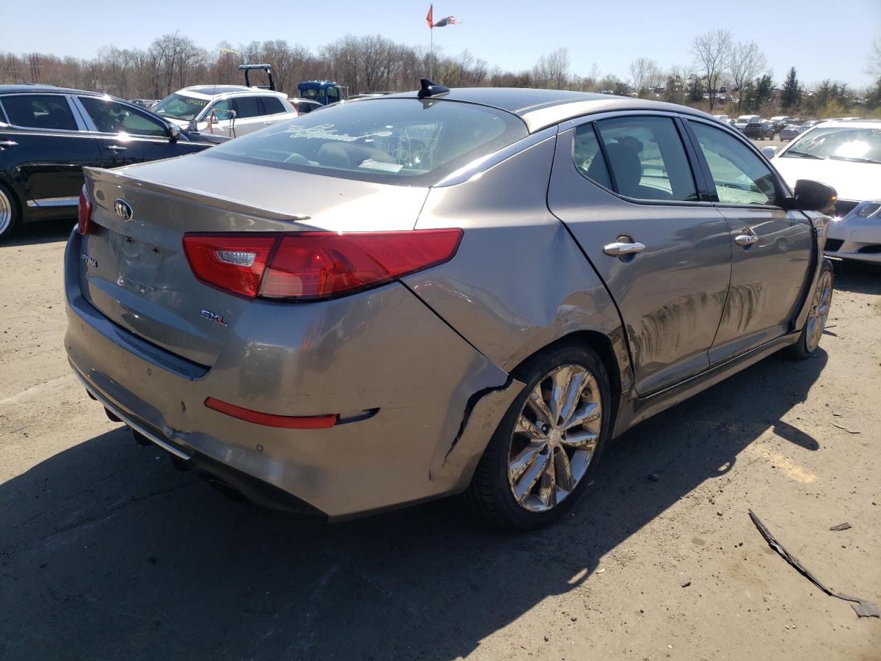 Photo 4 from auction – 2015 KIA OPTIMA SX with VIN 5XXGR4A65FG382290