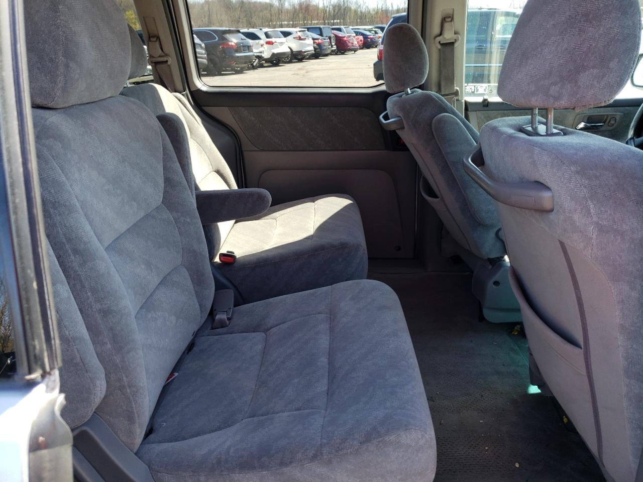 Photo 6 from auction – 2004 HONDA ODYSSEY EX with VIN 5FNRL18694B001197