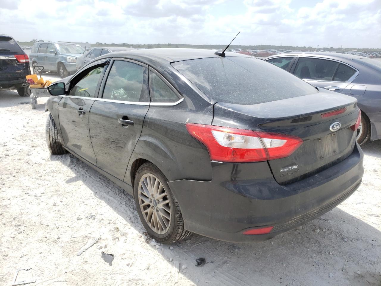 Photo 13 from auction – 2012 FORD FOCUS SEL with VIN 1FAHP3H21CL140668