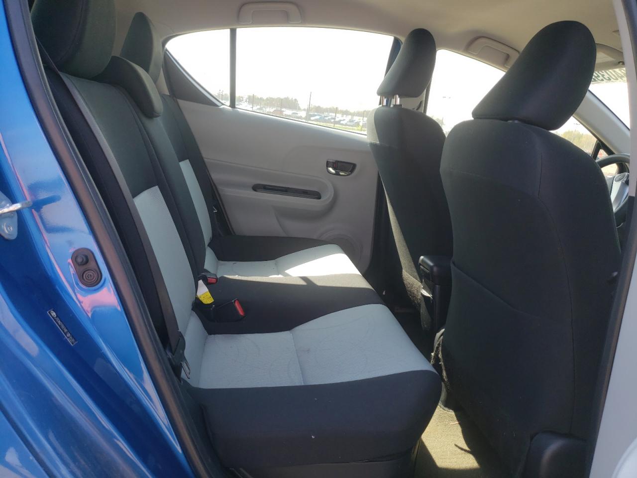Photo 6 from auction – 2014 TOYOTA PRIUS C with VIN JTDKDTB34E1076084