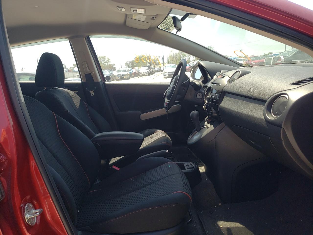 Photo 5 from auction – 2014 MAZDA MAZDA2 TOU with VIN JM1DE1LY3E0173092