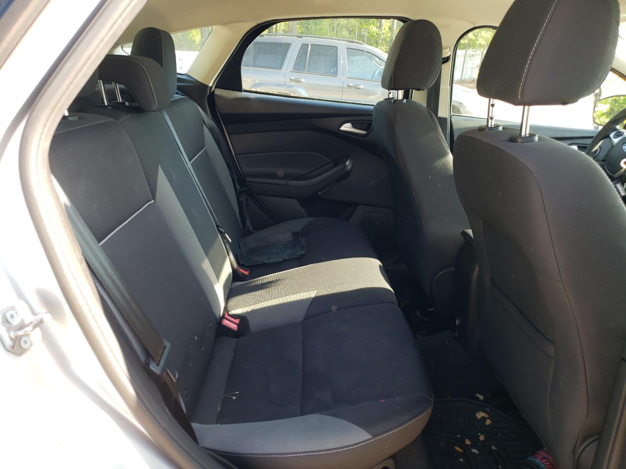 Photo 6 from auction – 2014 FORD FOCUS SE with VIN 1FADP3K2XEL395894