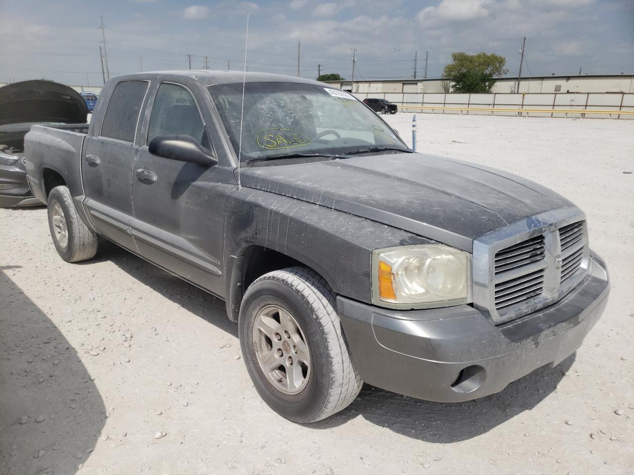 DODGE DAKOTA QUA 2005 with VIN 1D7HE48N55S261590 - Photo from auction