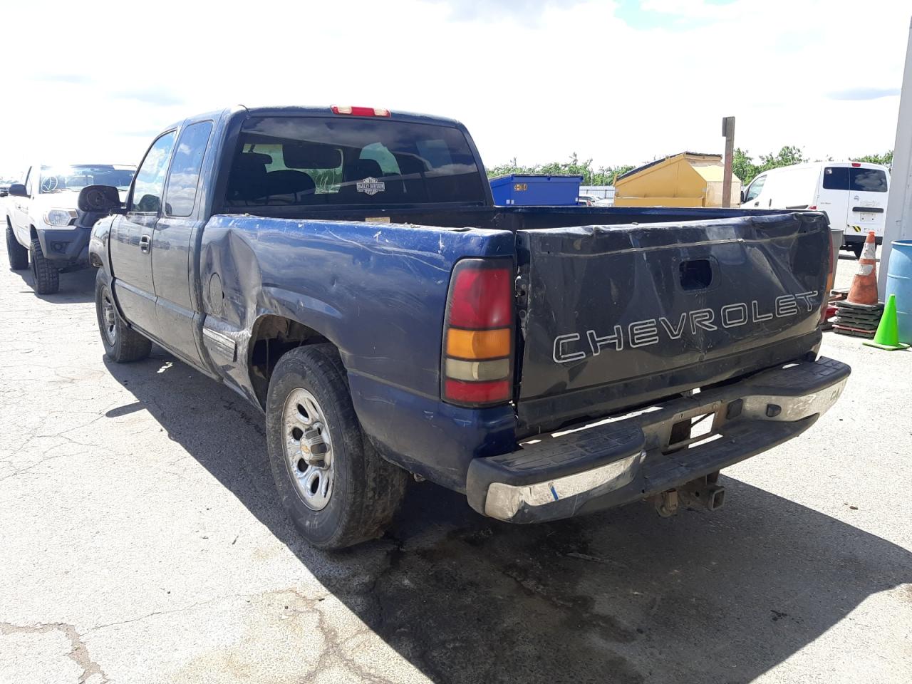 Photo 3 from auction – 2003 CHEVROLET SILVERADO with VIN 2GCEC19X531390234