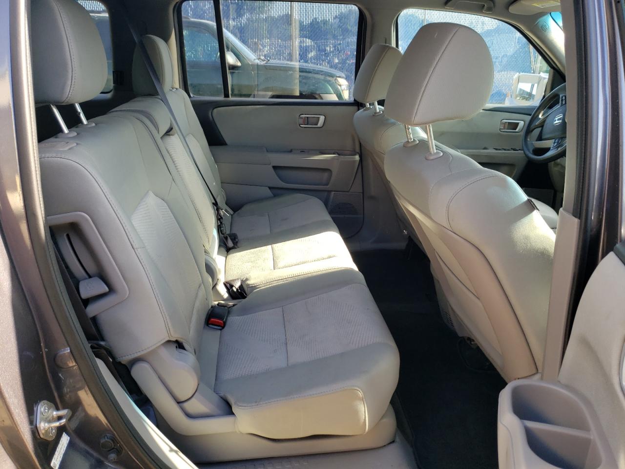 Zdjęcie 6 z aukcji – 2015 HONDA PILOT LX z VIN 5FNYF3H26FB021647