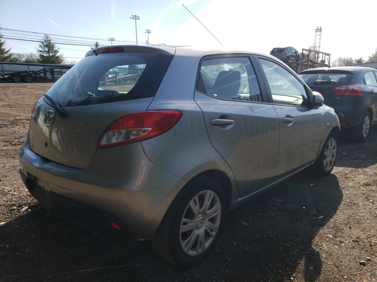 Photo 4 from auction – 2013 MAZDA MAZDA2 with VIN JM1DE1KY1D0159630