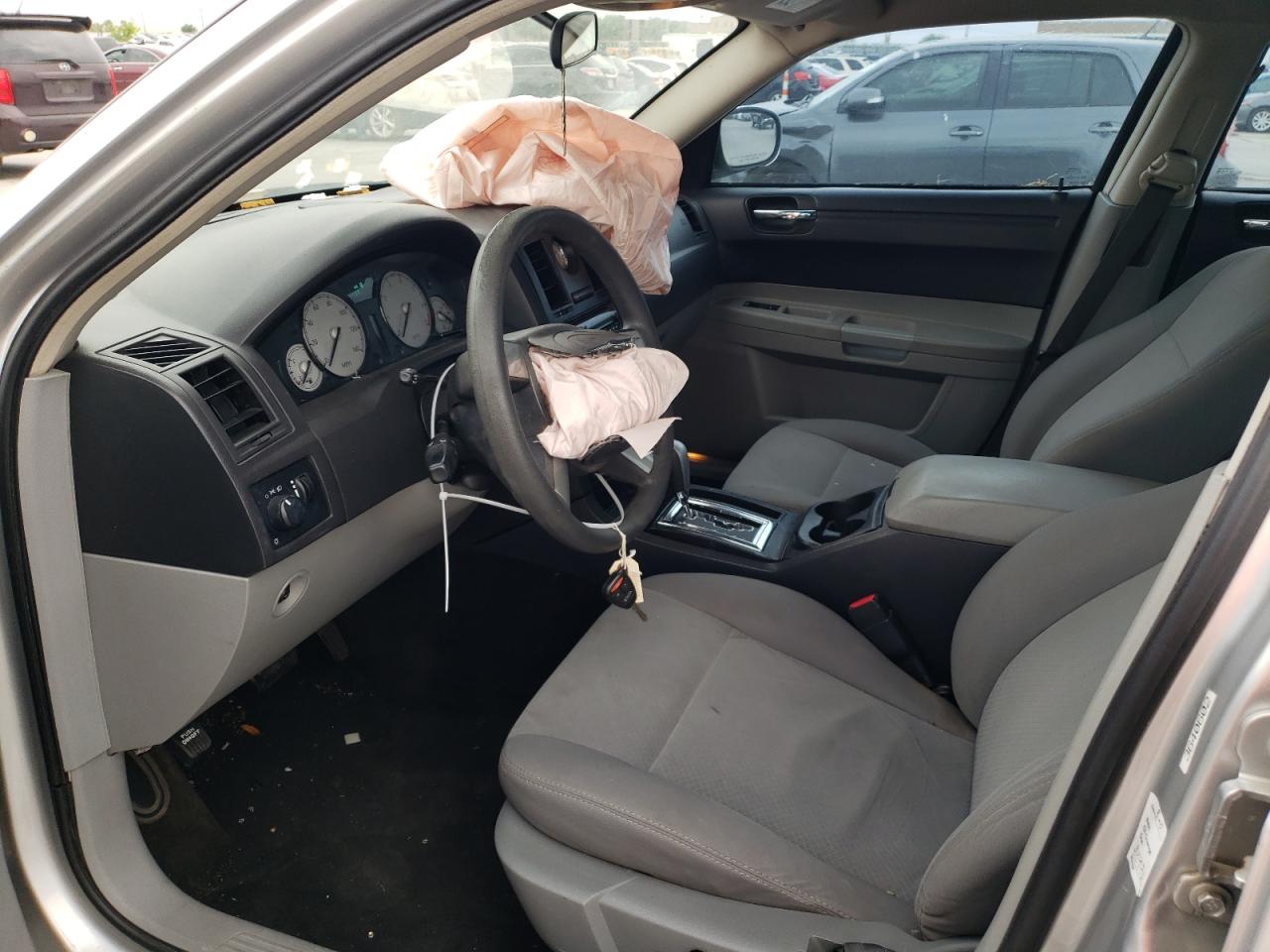 صورة رقم 5 من المزاد - 2007 CHRYSLER 300 مع VIN 2C3KA43R67H747040
