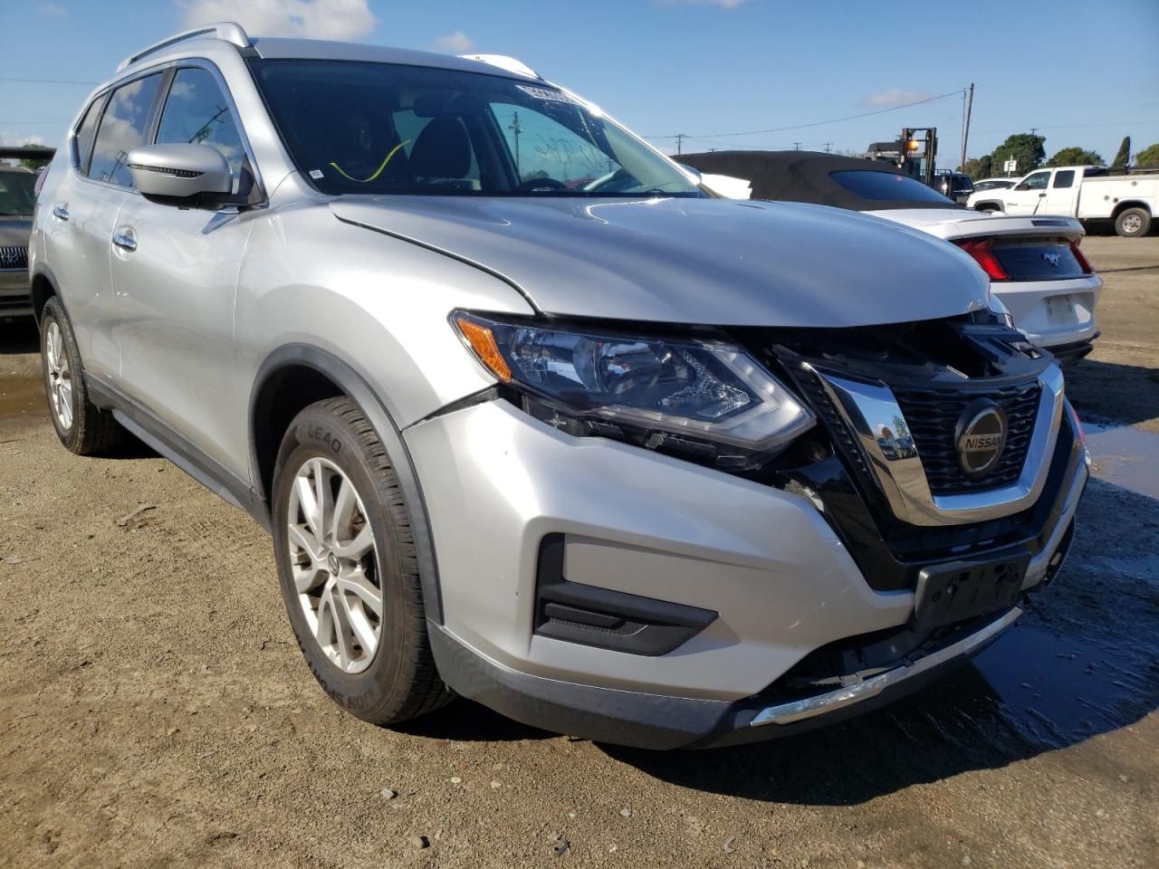 NISSAN ROGUE S 2018 with VIN KNMAT2MT9JP553864 - Photo from auction