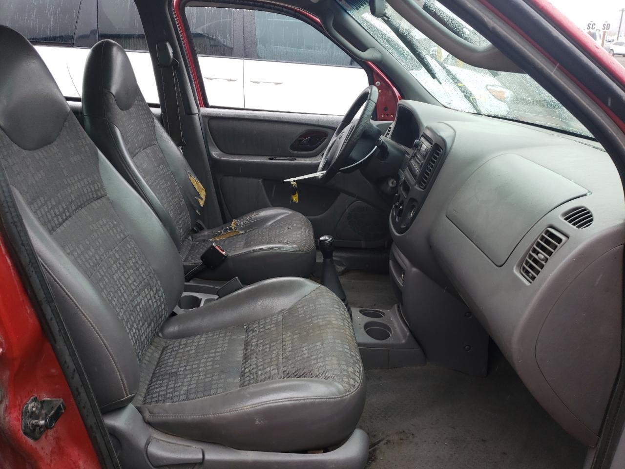 Photo 5 from auction – 2001 FORD ESCAPE XLS with VIN 1FMYU02B01KA16481