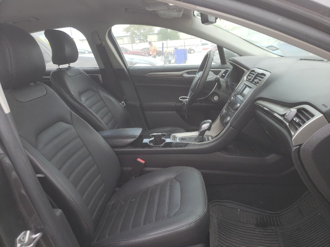 Photo 5 from auction – 2016 FORD FUSION SE with VIN 3FA6P0HD9GR284726