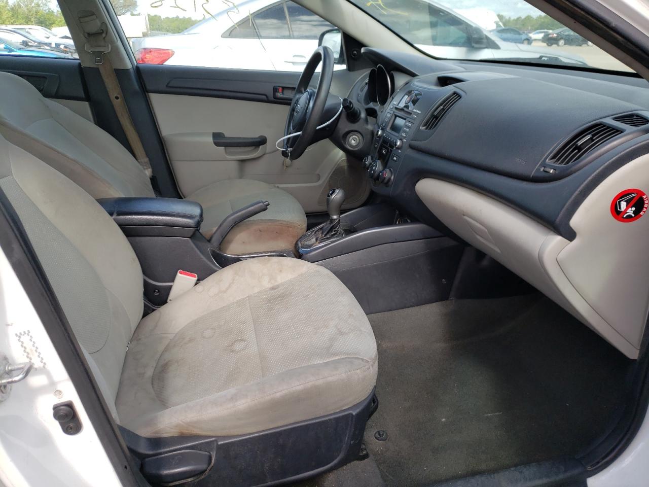 Photo 5 from auction – 2012 KIA FORTE LX with VIN KNAFT4A23C5531819