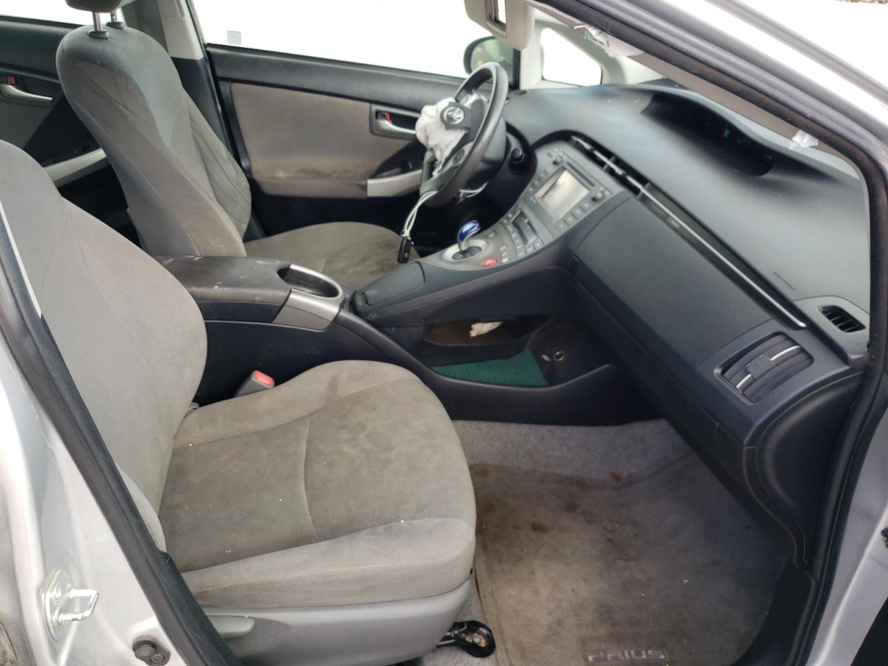 Photo 5 from auction – 2014 TOYOTA PRIUS with VIN JTDKN3DU5E1807057
