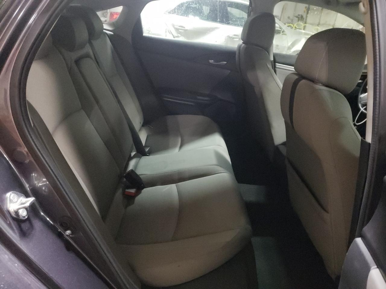 Photo 6 from auction – 2017 HONDA CIVIC EX with VIN 19XFC2F81HE079482