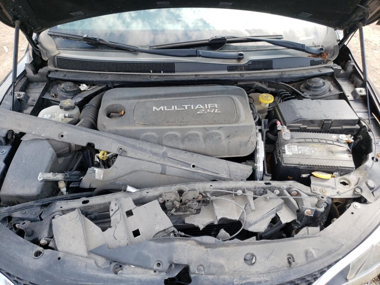 Photo 7 from auction – 2015 CHRYSLER 200 LIMITE with VIN 1C3CCCAB1FN551981