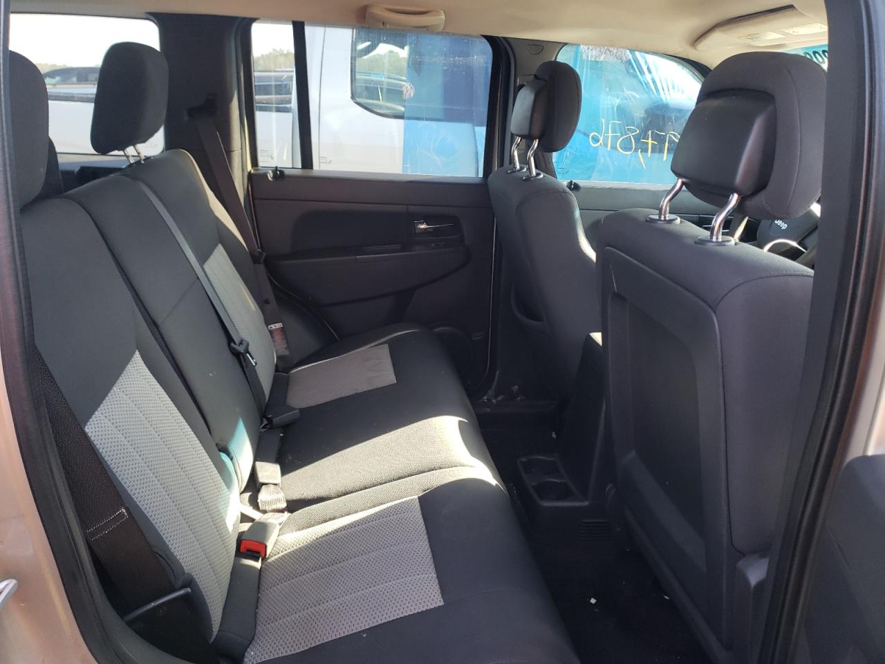 Photo 6 from auction – 2010 JEEP LIBERTY SP with VIN 1J4PP2GK6AW140964