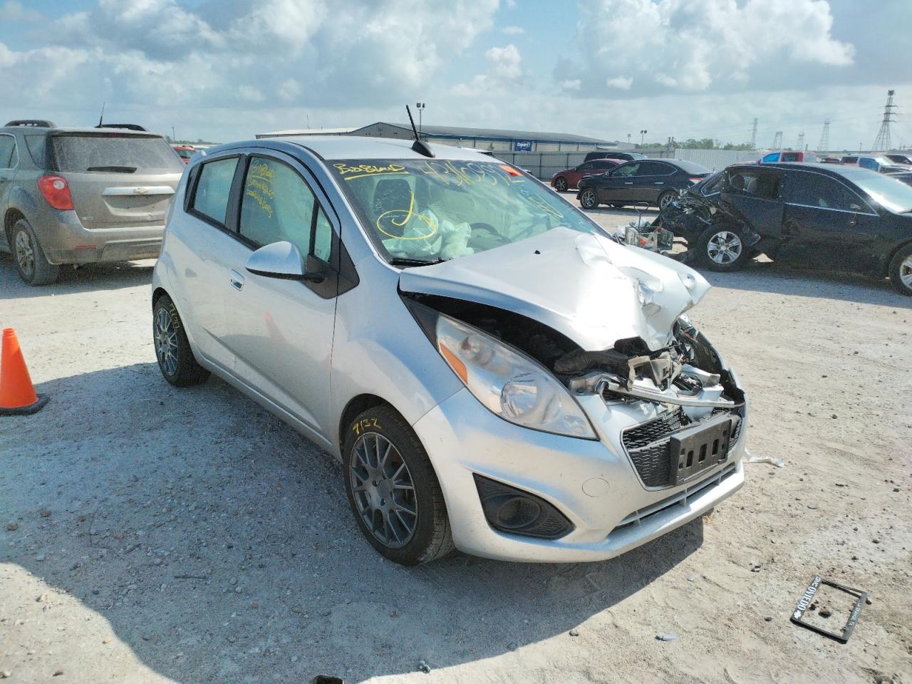 CHEVROLET SPARK 1LT 2015 with VIN KL8CD6S92FC710033 - Photo from auction