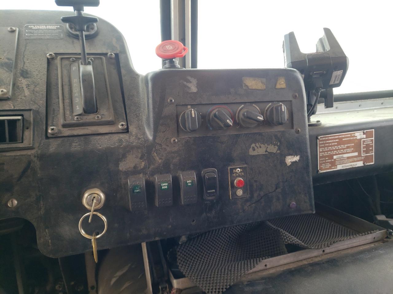 Photo 9 from auction – 2002 FREIGHTLINER CHASSIS M with VIN 4UZAANBW62CJ09771