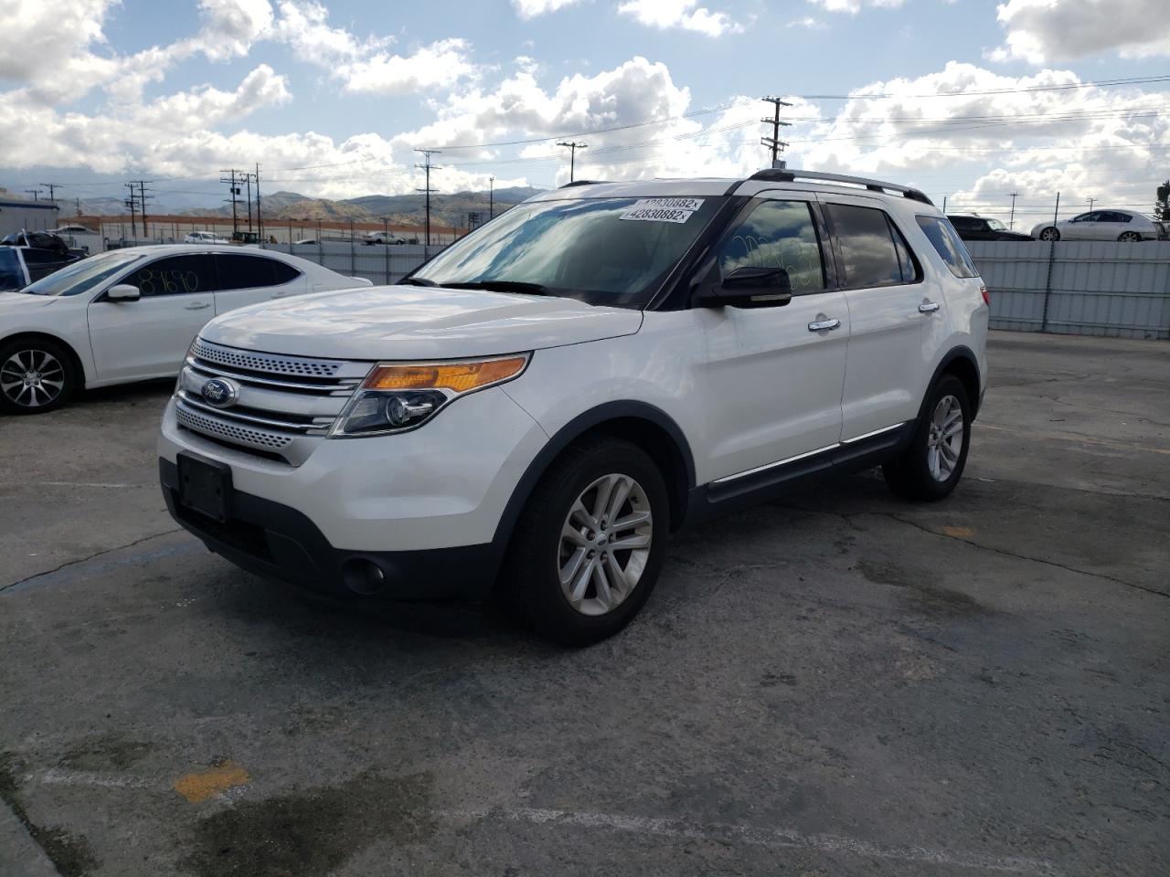 Photo 2 from auction – 2011 FORD EXPLORER X with VIN 1FMHK7D82BGA65492