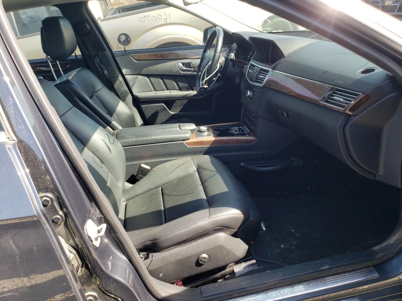 Photo 5 from auction – 2013 MERCEDES-BENZ E 350 with VIN WDDHF5KB7DA725615