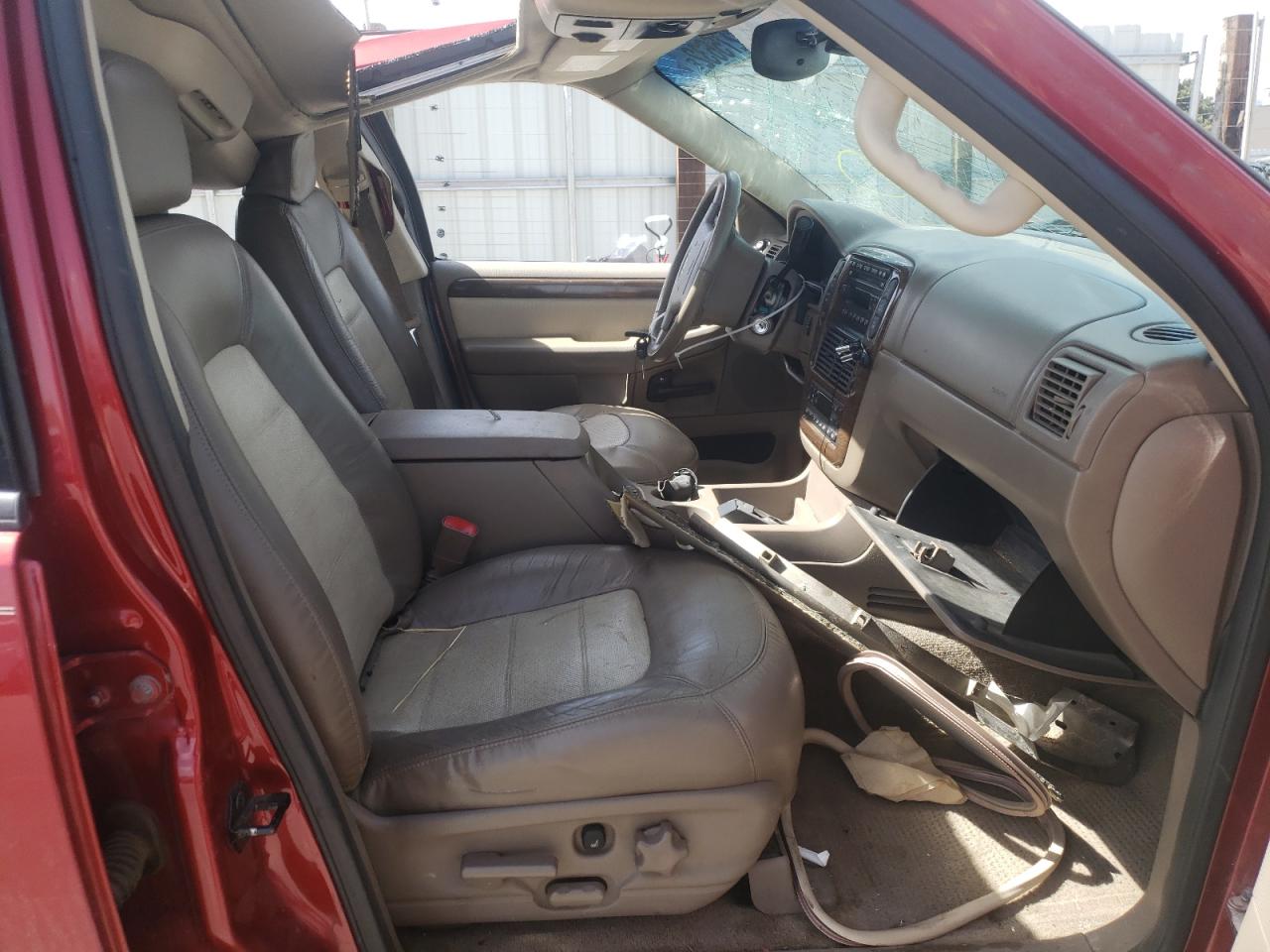 Photo 5 from auction – 2004 FORD EXPLORER E with VIN 1FMZU74W64ZA27073