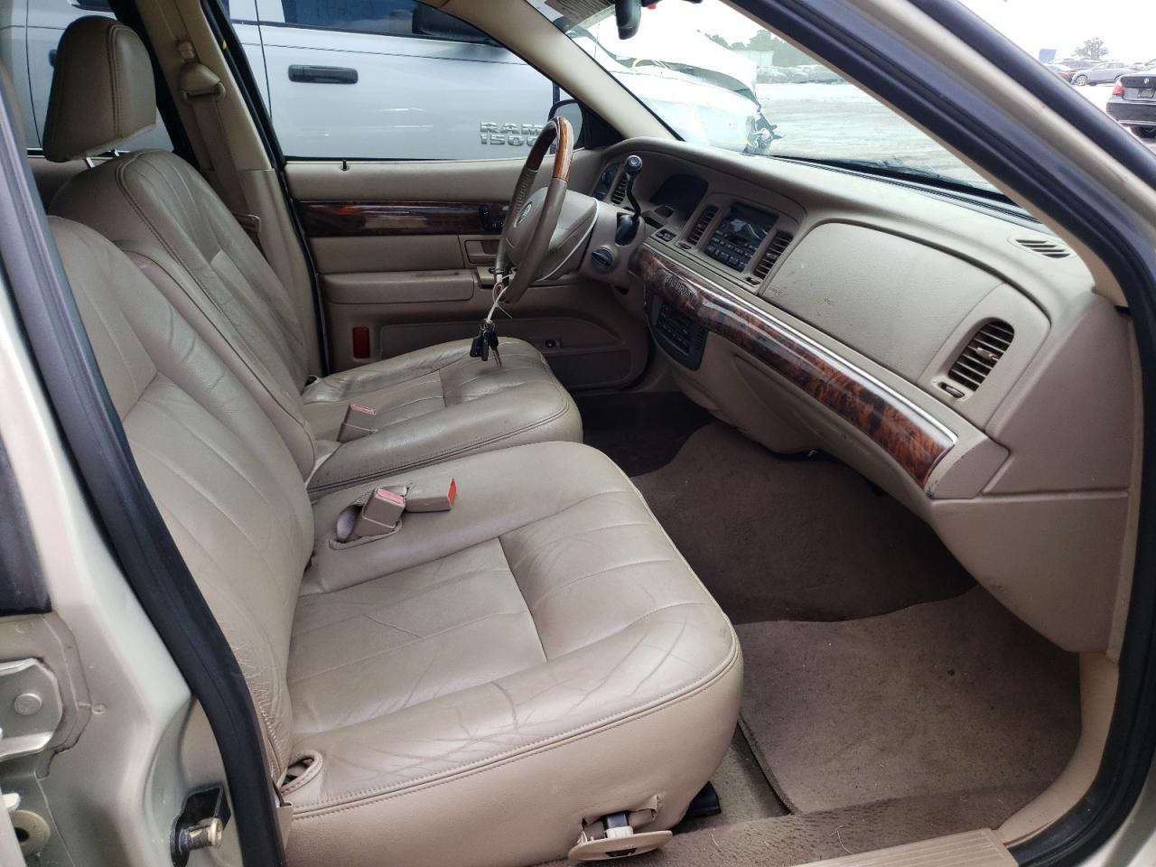 Photo 5 from auction – 2004 MERCURY GRAND MARQ with VIN 2MEFM75W94X675243