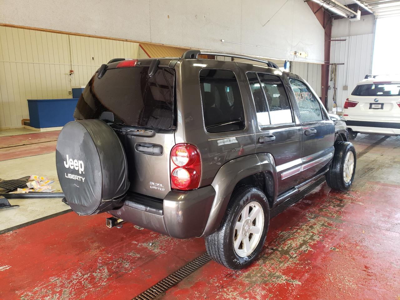 Photo 4 from auction – 2005 JEEP LIBERTY LI with VIN 1J4GL58K35W544631