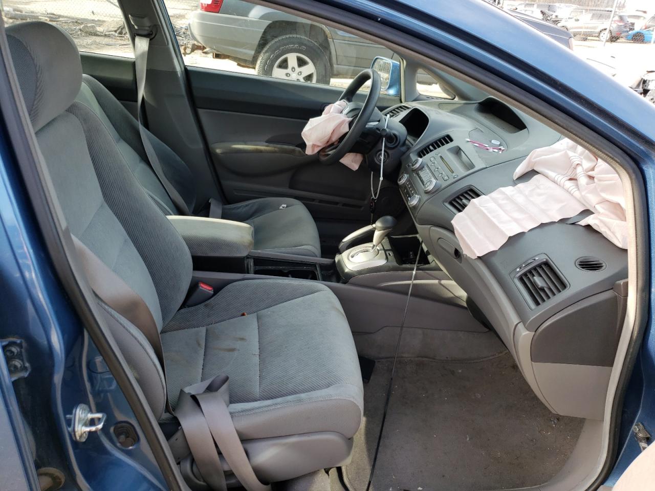 Photo 5 from auction – 2011 HONDA CIVIC LX with VIN 19XFA1F59BE046579
